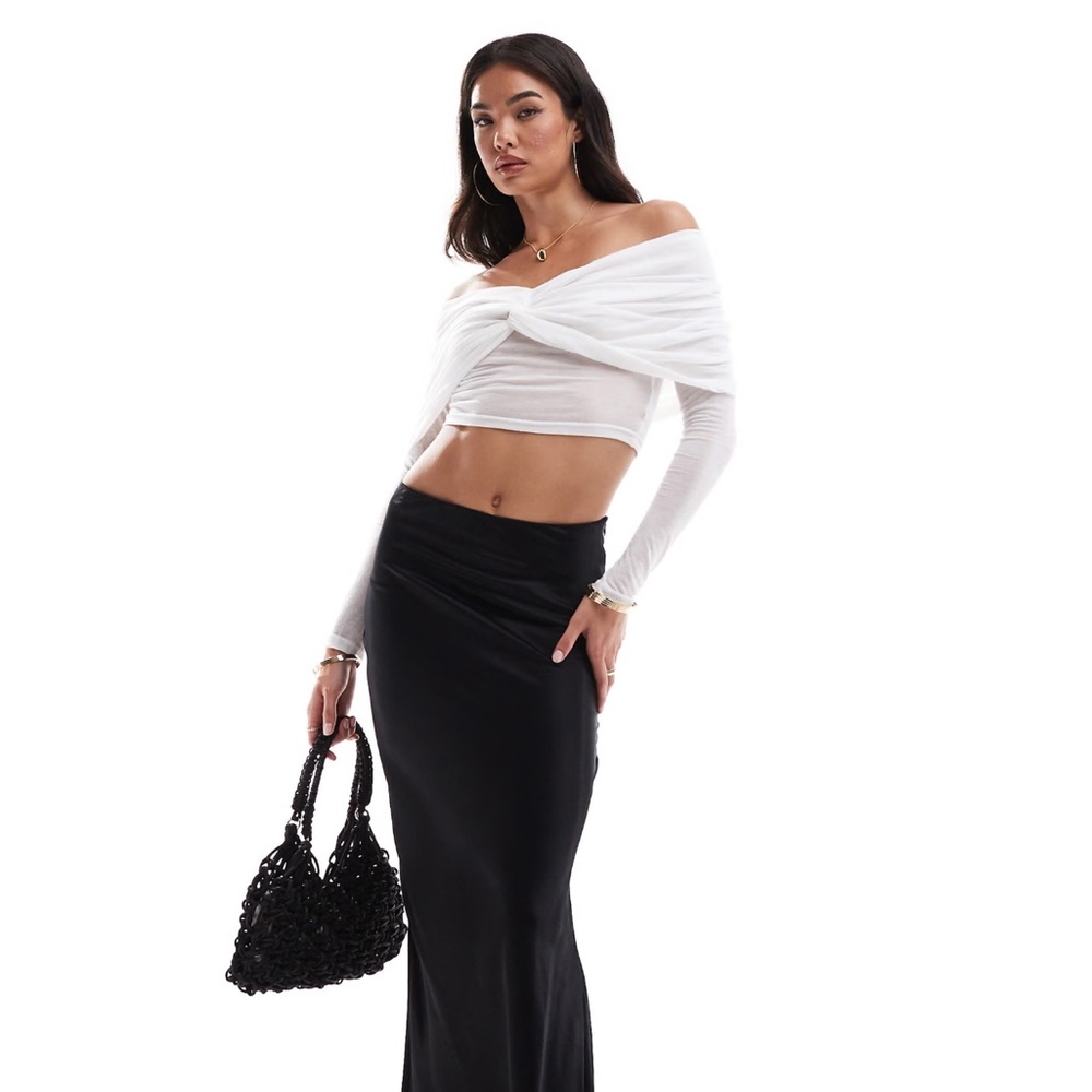SNDYS Madrid White Off shoulder top